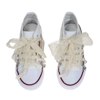 Botas con lazada de tul plumeti color natural y abalorios QUICKAS. Ideales para ocasiones especiales, comuniones y bodas.
