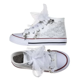 Botas con lazada de tul color blanco y abalorios QUICKAS. Ideales para ocasiones especiales, comuniones y bodas.