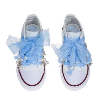 Botas con lazada de tul plumeti color cielo y abalorios QUICKAS. Ideales para ocasiones especiales, comuniones y bodas.