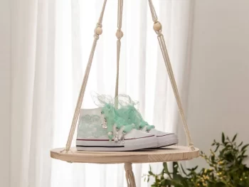 Botas con lazada de tul plumeti color verde agua y abalorios QUICKAS. Ideales para ocasiones especiales, comuniones y bodas.